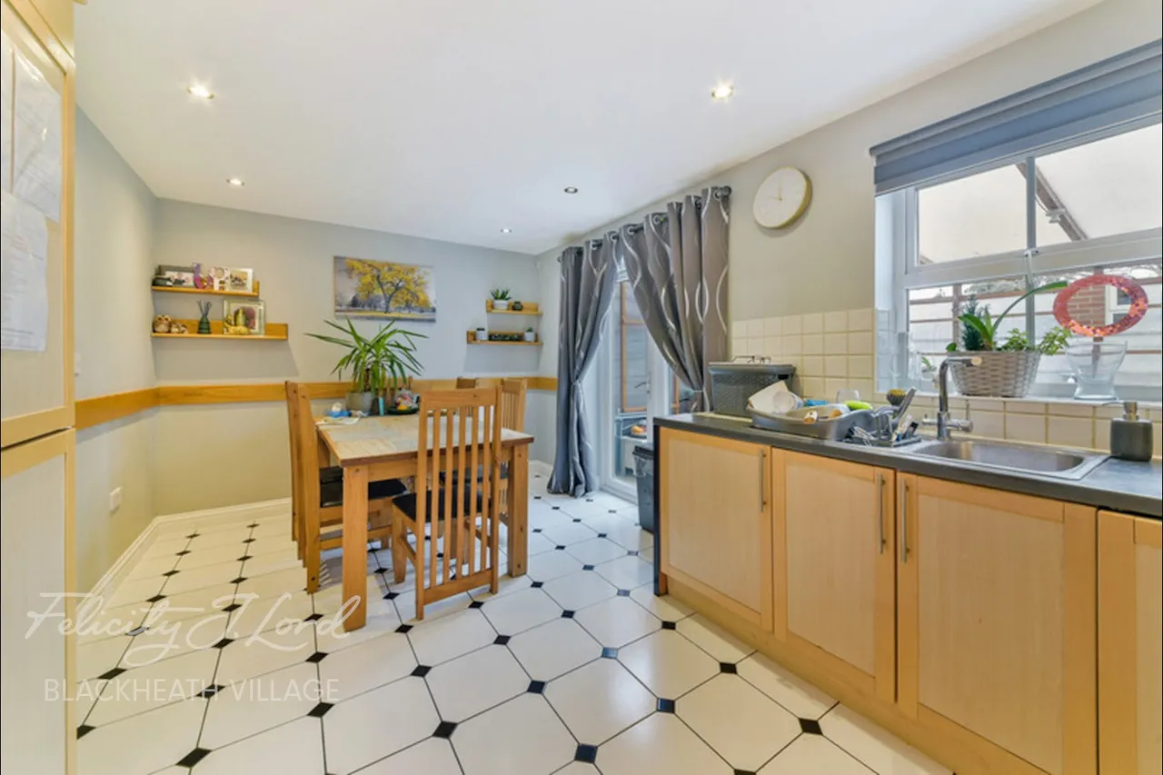 Barlow Drive, London, SE18, photo 2