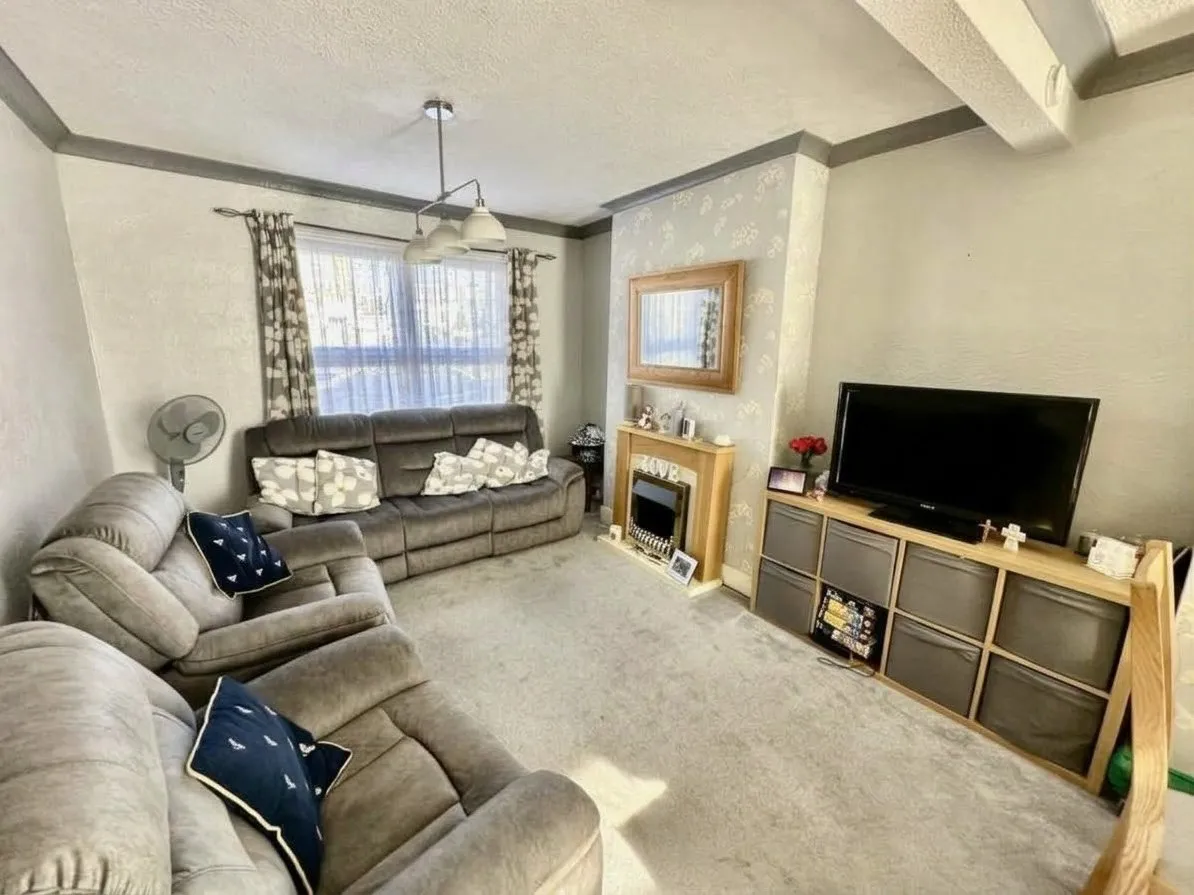 Heath Road, Romford, RM6, photo 2