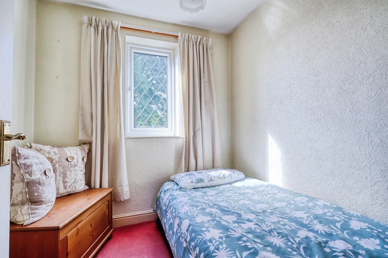 Kirkfield Drive, Leeds, photo 12