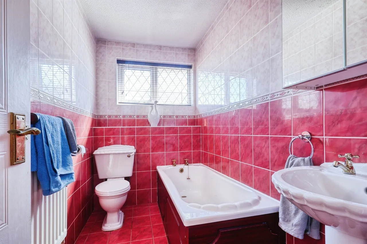 Kirkfield Drive, Leeds, photo 11