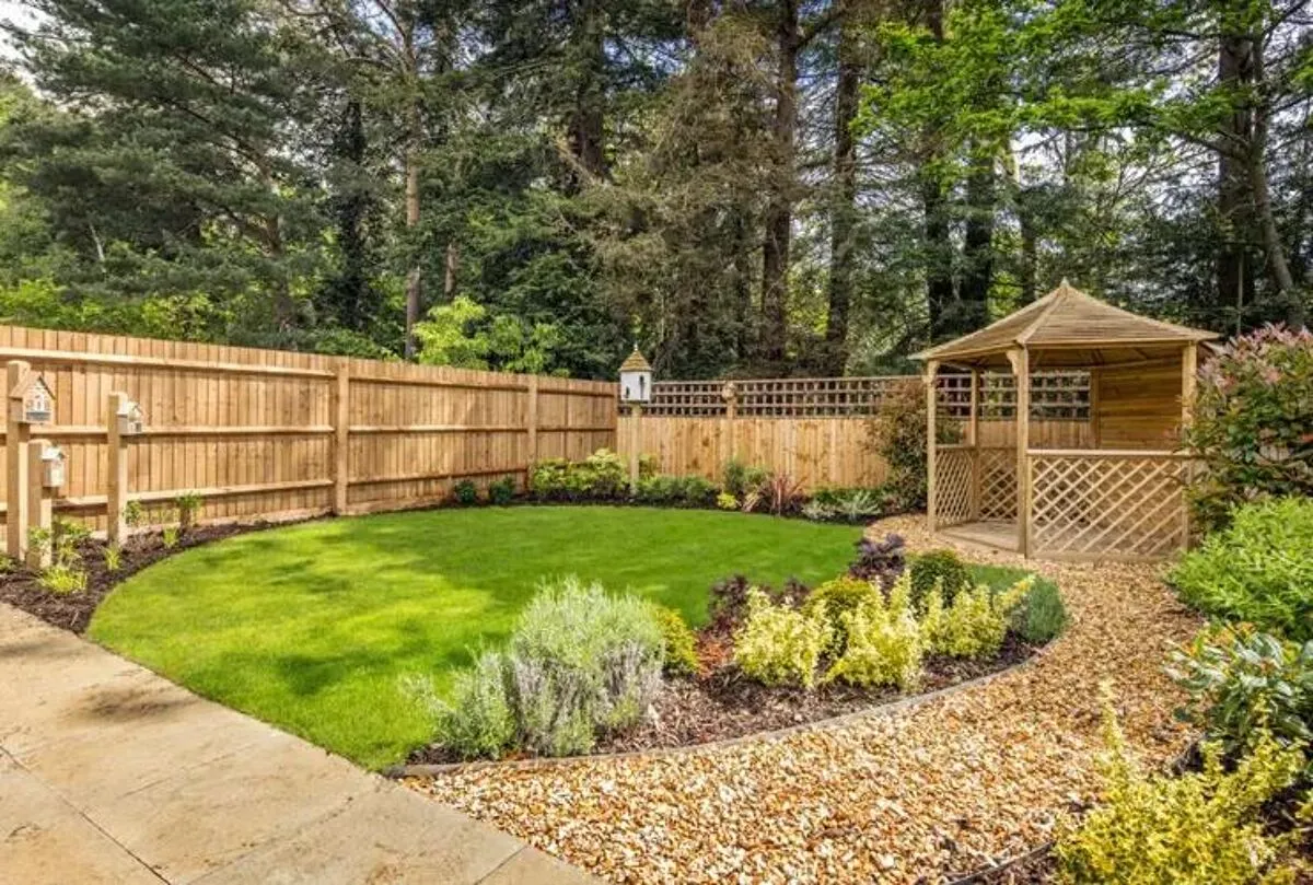 Brooklands Grove, Weybridge, KT13, photo 13