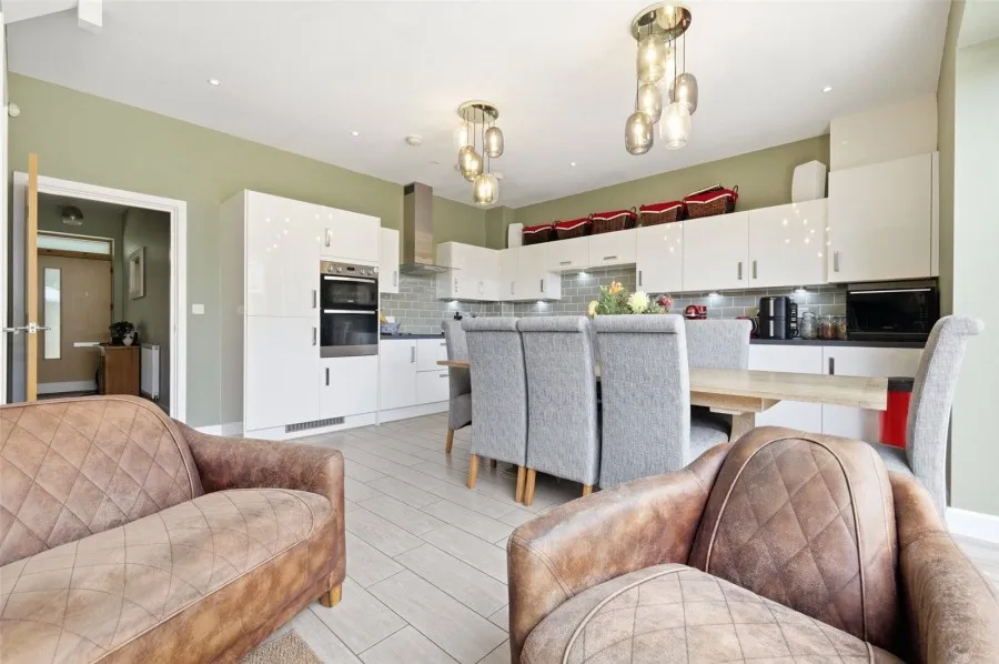 with 4 bedrooms in Newhall, Harlow, CM17, photo 15