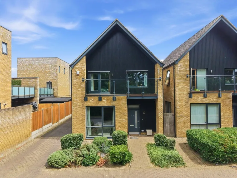 with 4 bedrooms in Newhall, Harlow, CM17, photo 12