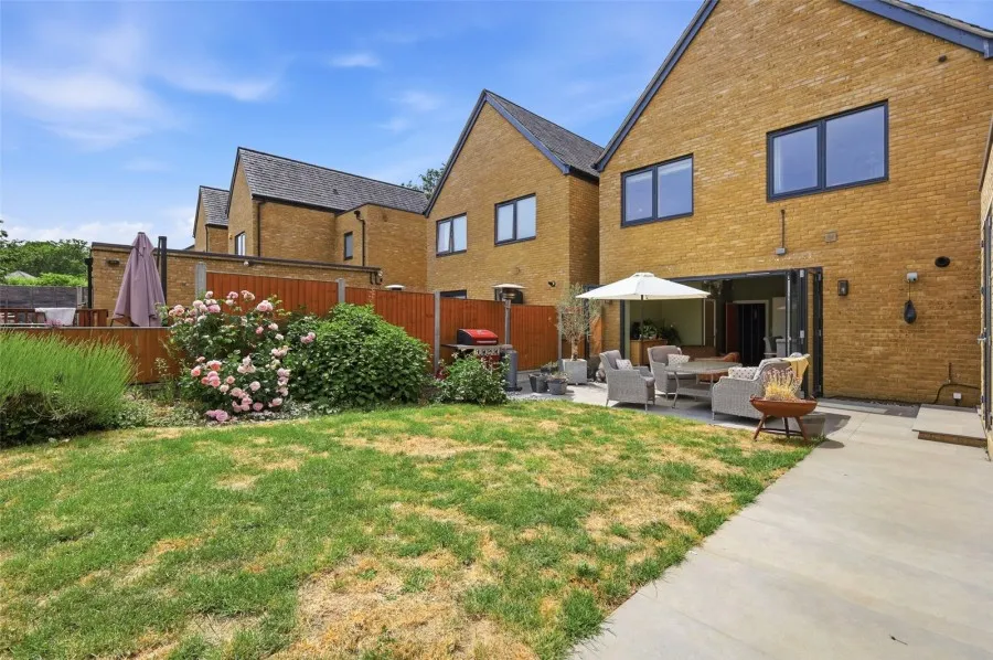 with 4 bedrooms in Newhall, Harlow, CM17, photo 27