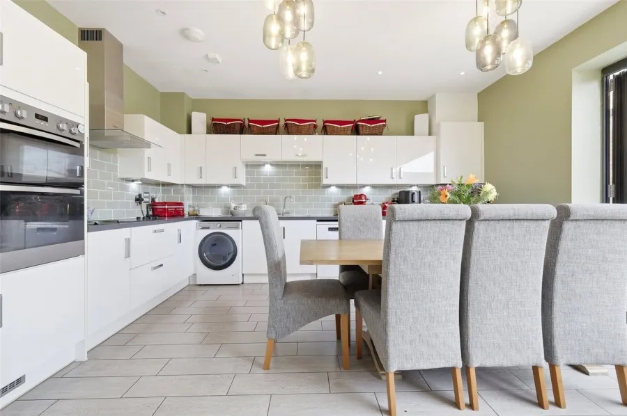 with 4 bedrooms in Newhall, Harlow, CM17, photo 16