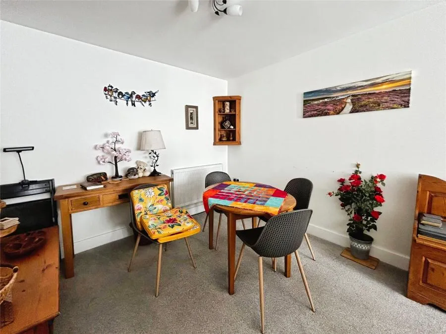 Castle Street, East Cowes, PO32, photo 9