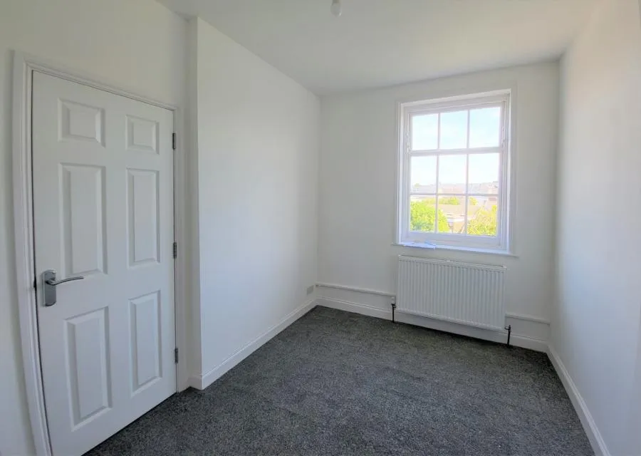 East Cowes, PO32, photo 6