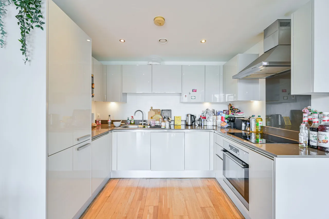 207 The Crescent, 2 Seager Place, London, photo 5