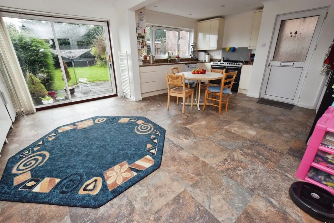 Rosebank Crescent, photo 3