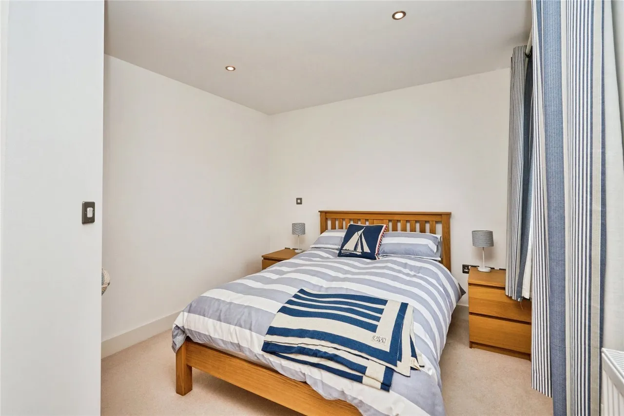 Heron Square, Newport, PO30, photo 16