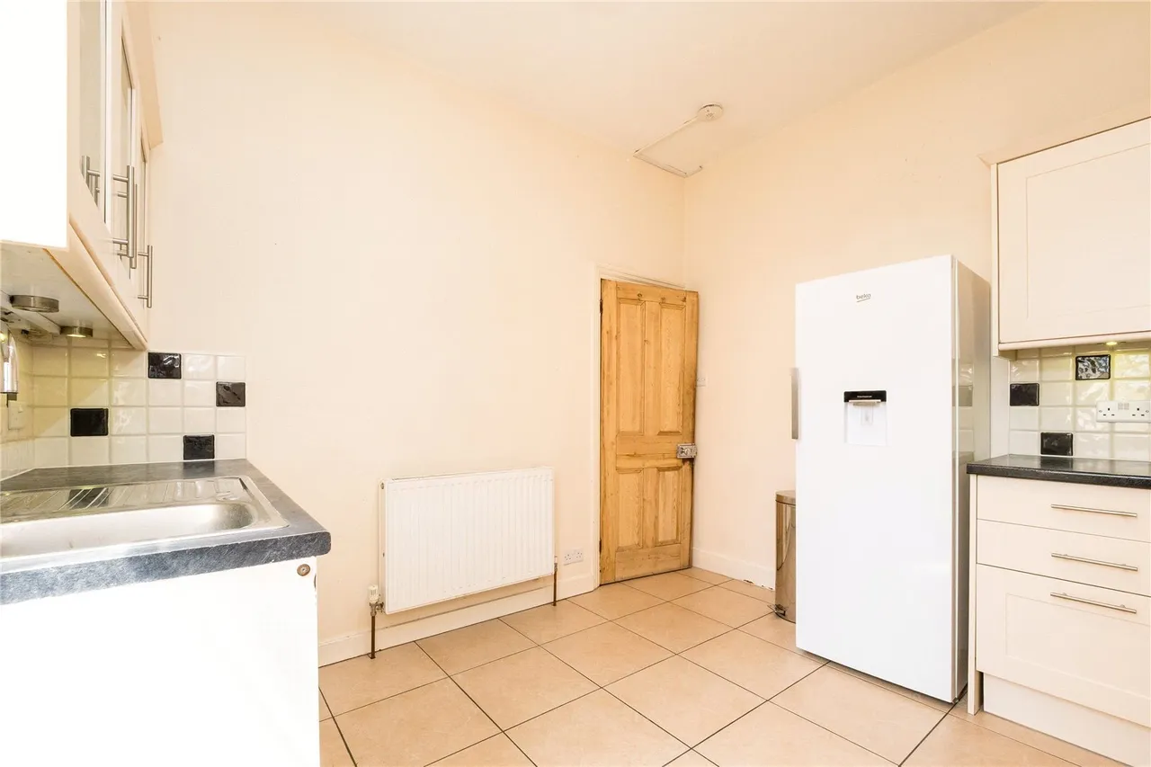 Cromer Road, London, E10, photo 15