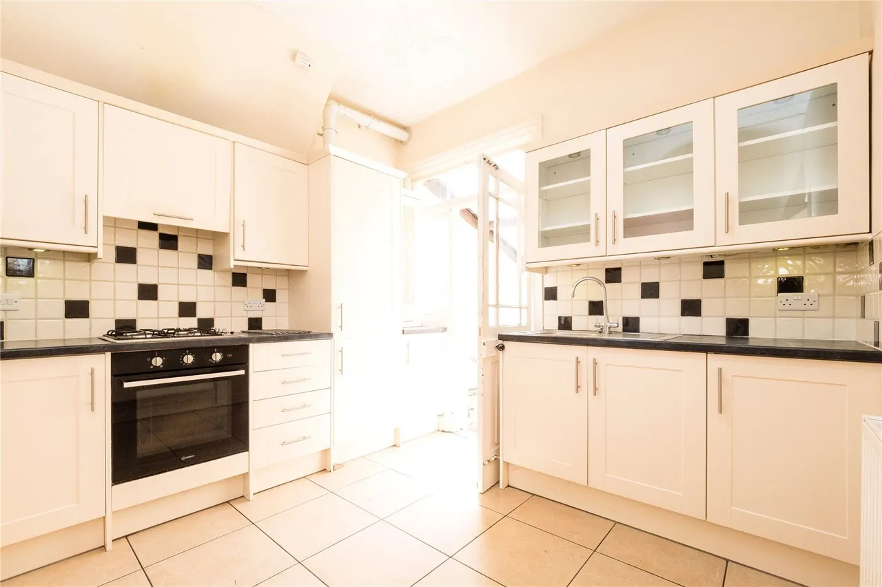 Cromer Road, London, E10, photo 16