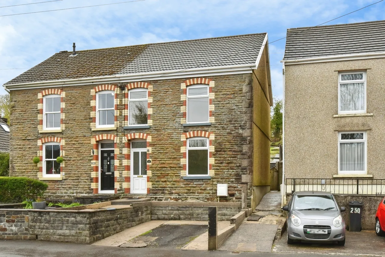 Heol Y Gors, Cwmgors, SA18, photo 21