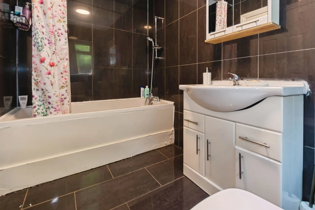 Nailstone Crescent, Acocks Green, Birmingham, West Midlands, B27, photo 6