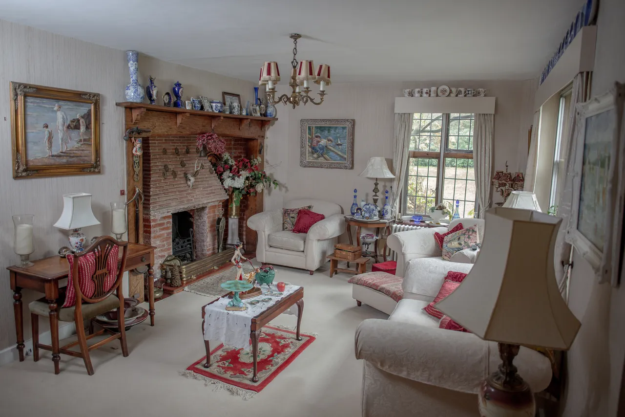 Collinswood Road, Farnham Common, SL2, photo 3