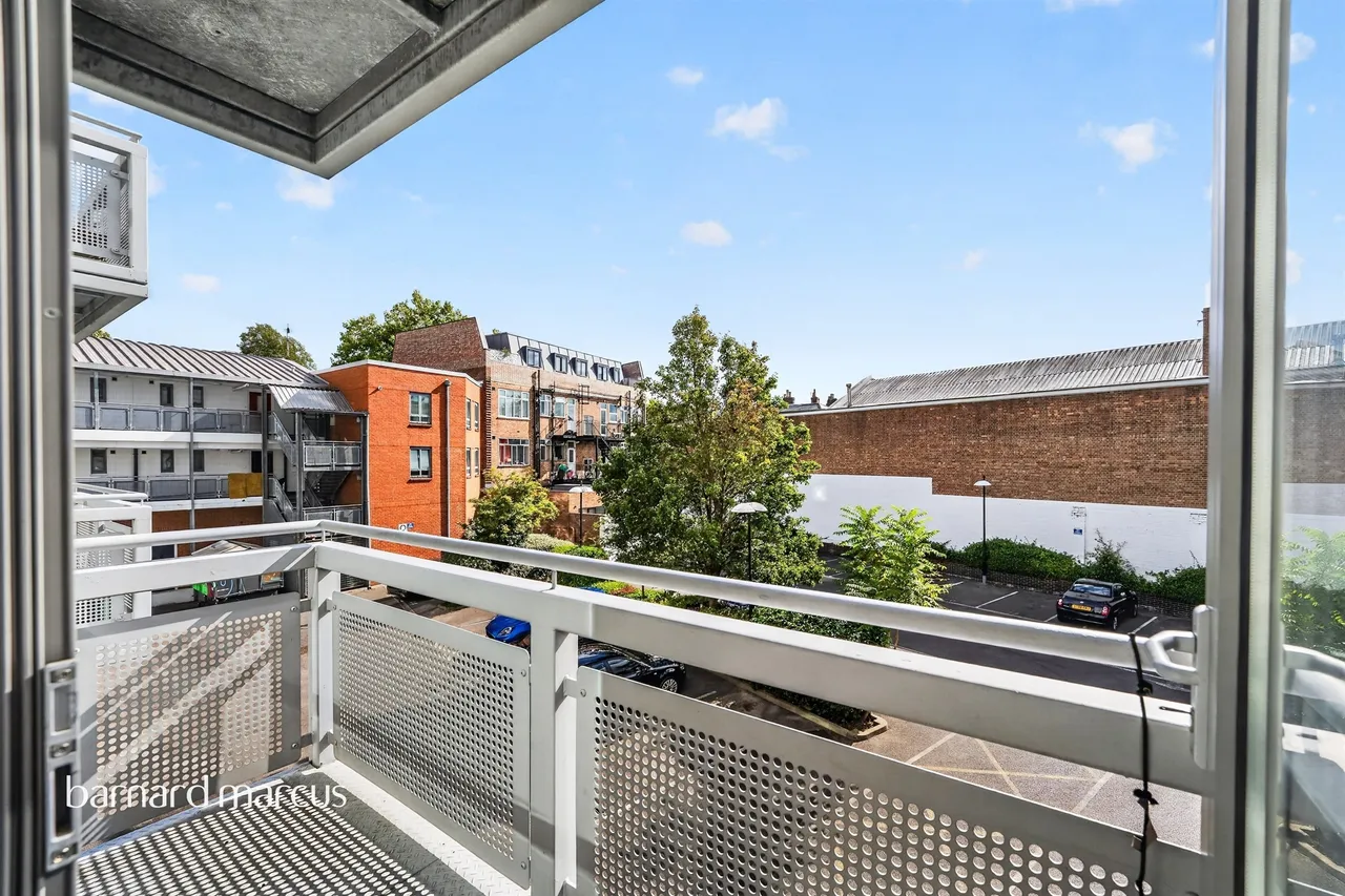 New Park Road, London, SW2, photo 9