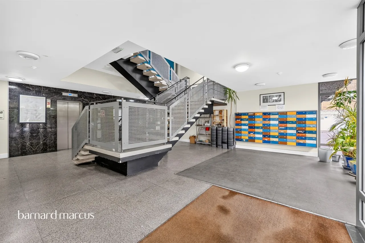 New Park Road, London, SW2, photo 12