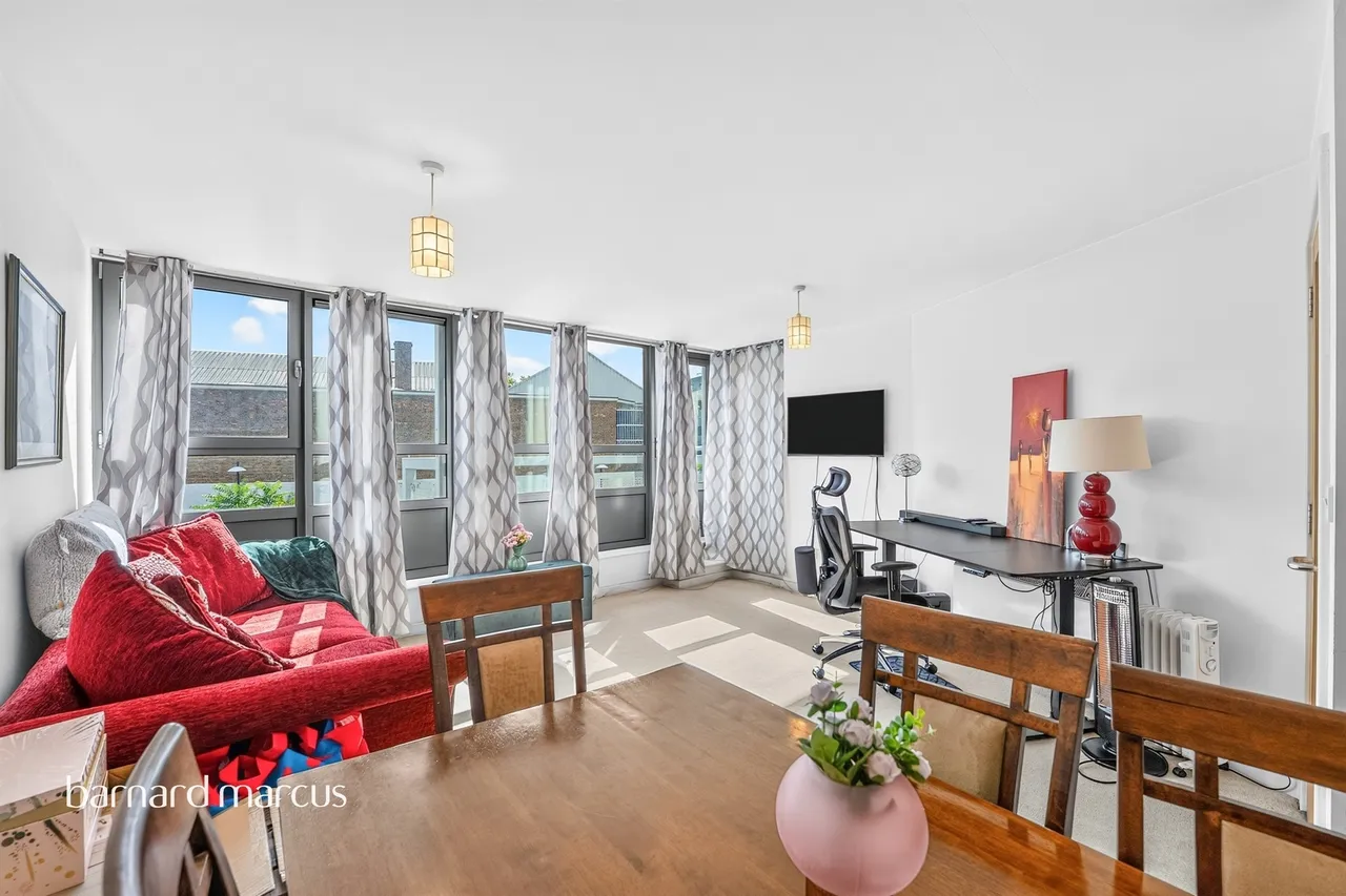 1 bed flat for sale, New Park Road, London, SW2