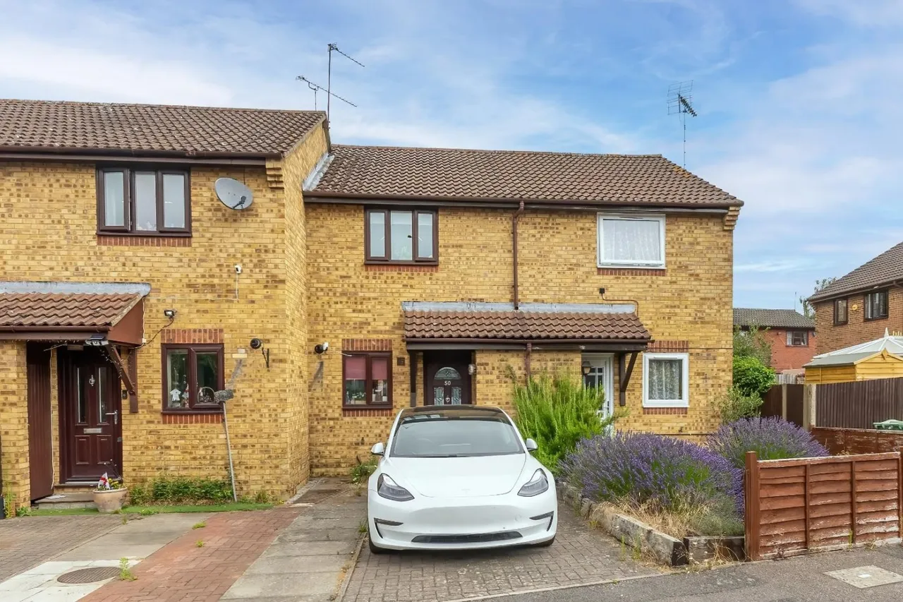 2 bed house for sale, Millstream Way, Leighton Buzzard, LU7