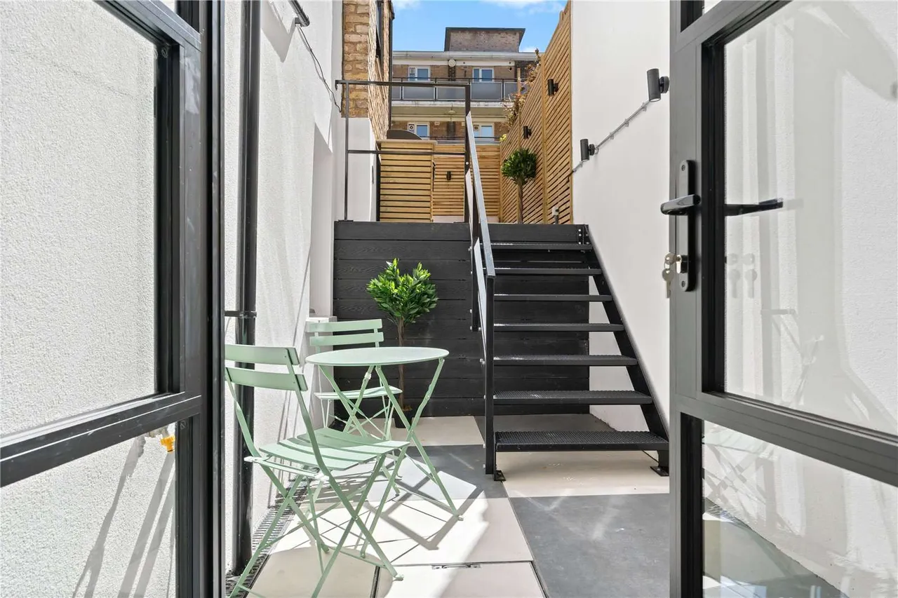 Battersea Park Road, London, SW11 4LW, photo 5