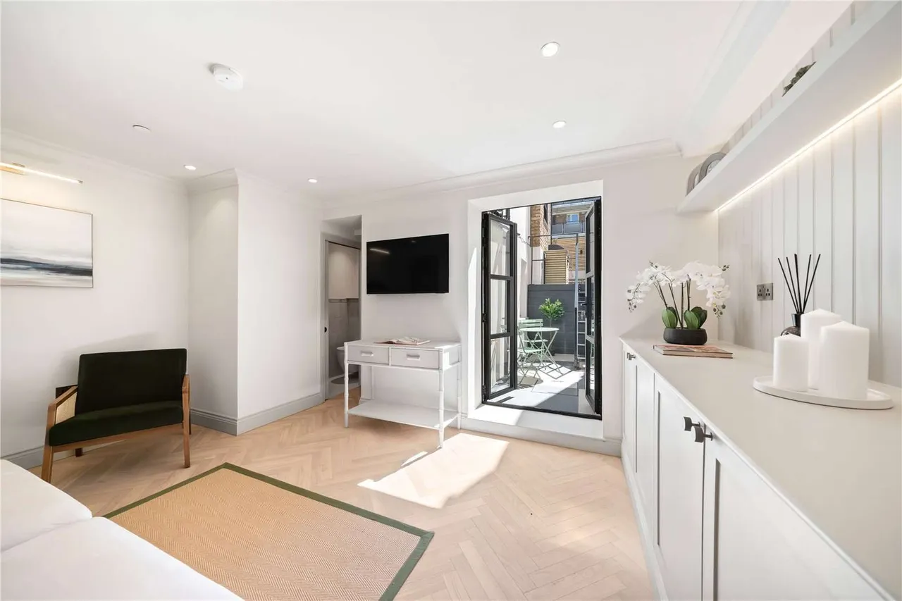 Battersea Park Road, London, SW11 4LW, photo 4
