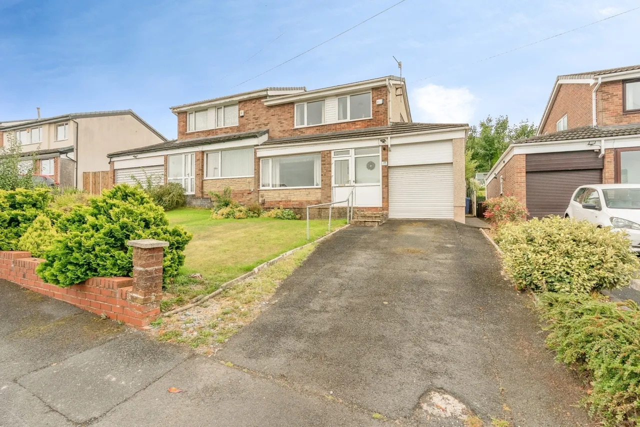 3 bed house for sale — Fairways Drive, Burnley, Lancashire, BB11