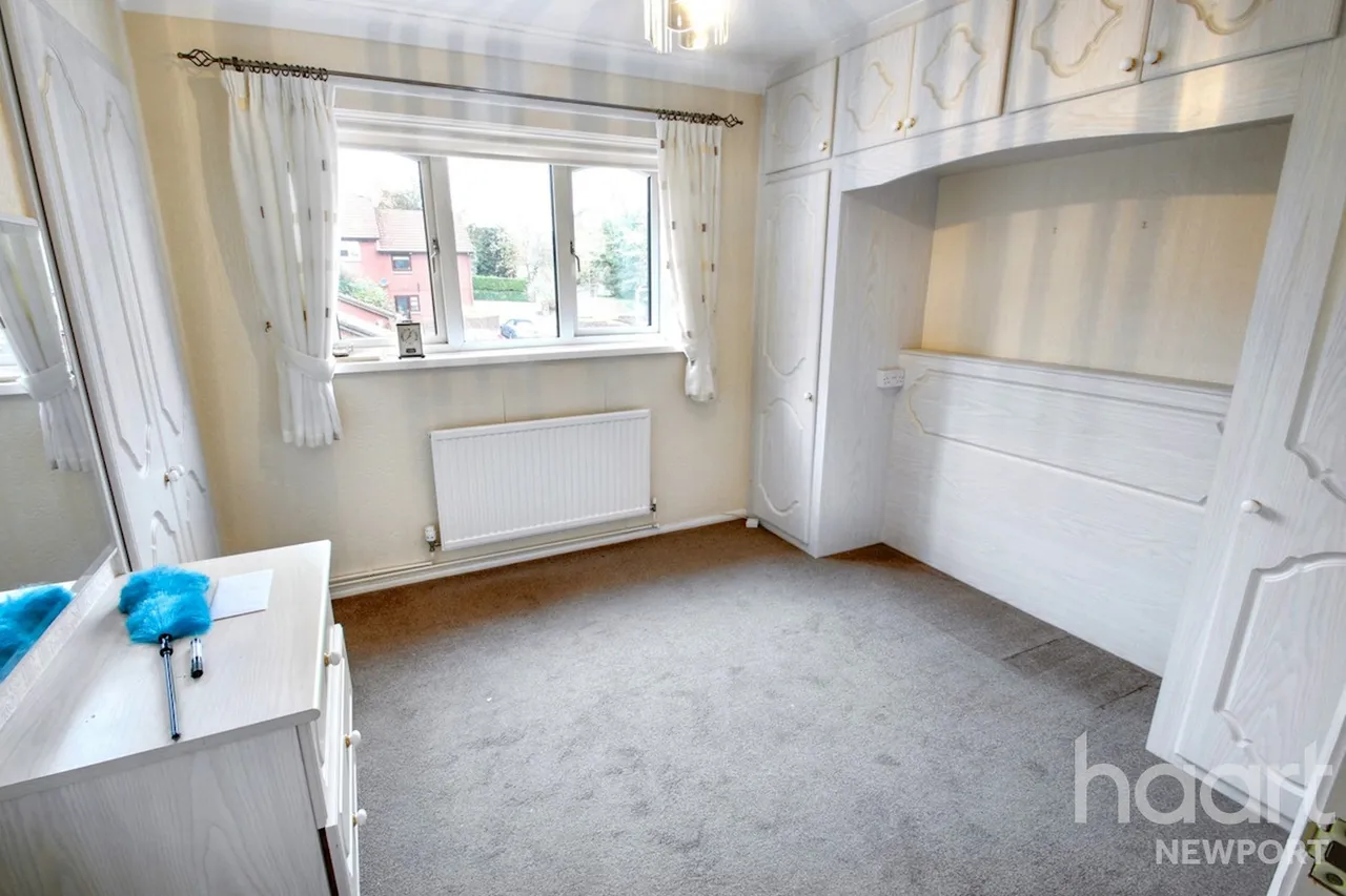 Kings Acre Fields Park Road, Newport, NP20, photo 6