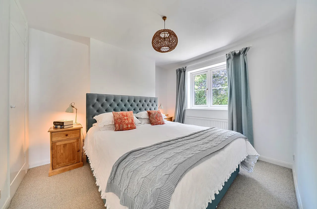 Eggars Field, Bentley, Farnham, Hampshire, GU10 5LD, photo 4