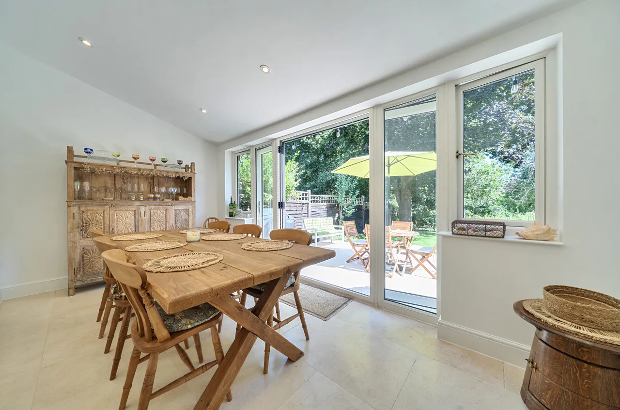 Eggars Field, Bentley, Farnham, Hampshire, GU10 5LD, photo 6