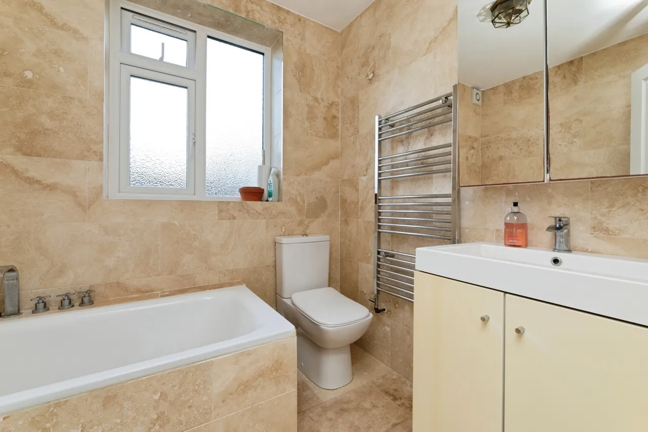 Claybury Broadway, Ilford, IG5, photo 12