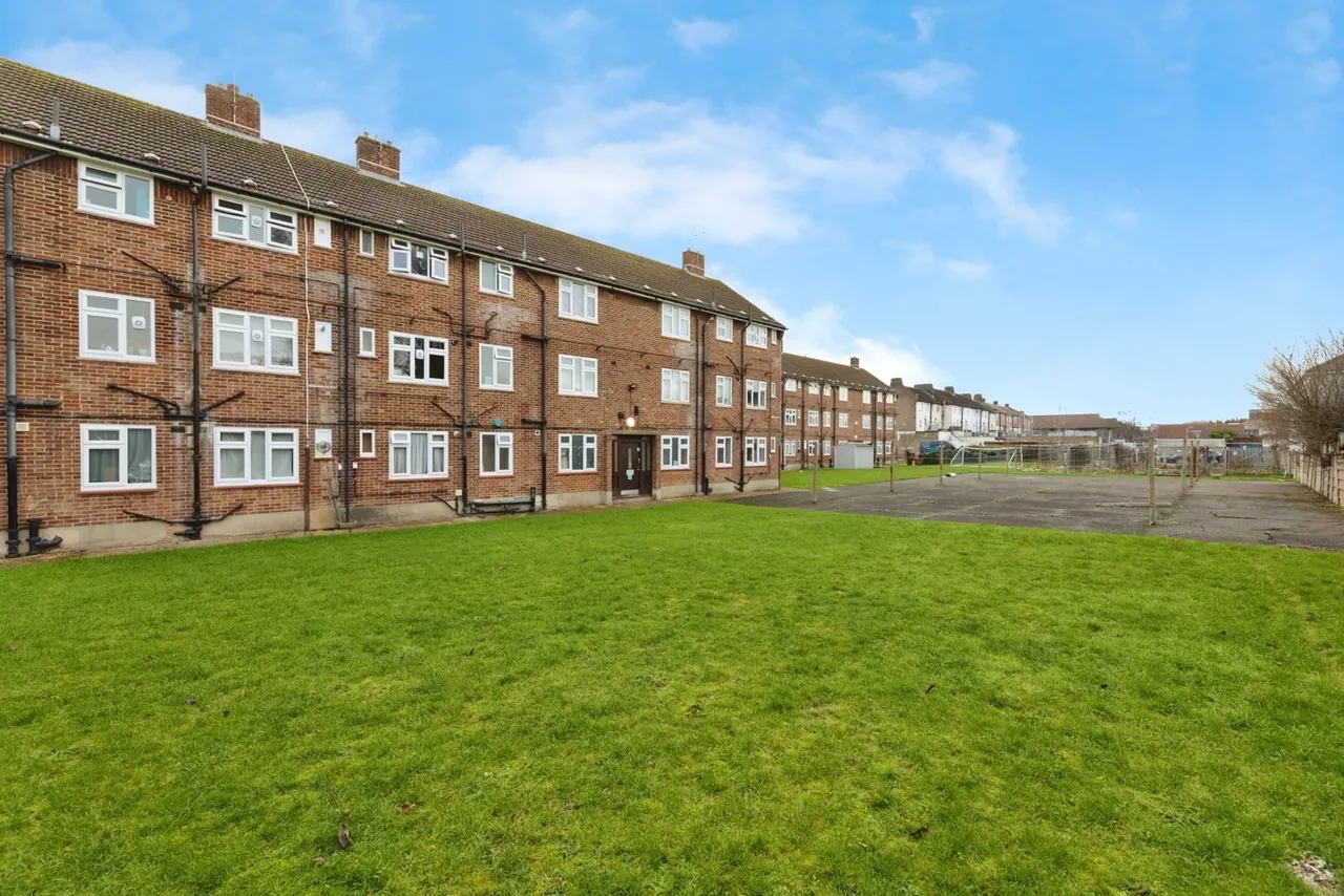 Claybury Broadway, Ilford, IG5, photo 17