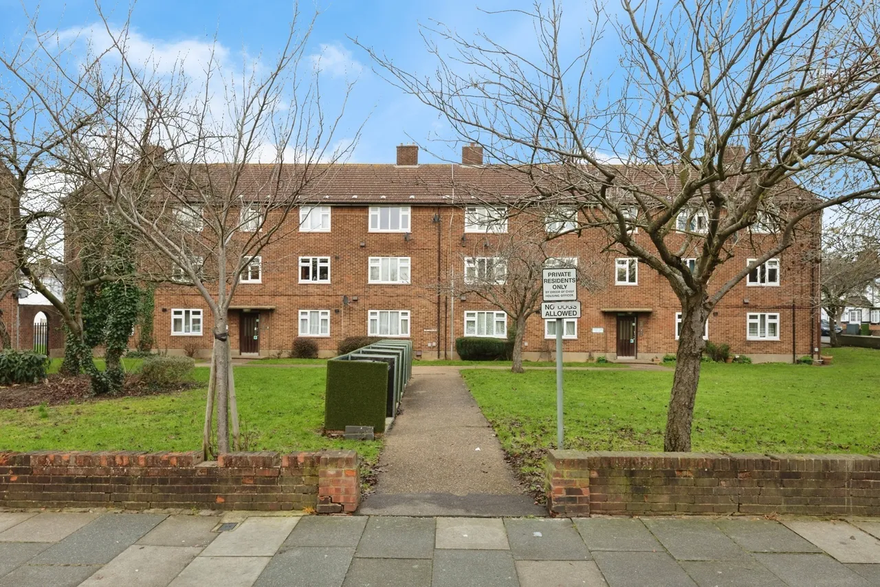 Claybury Broadway, Ilford, IG5, photo 15