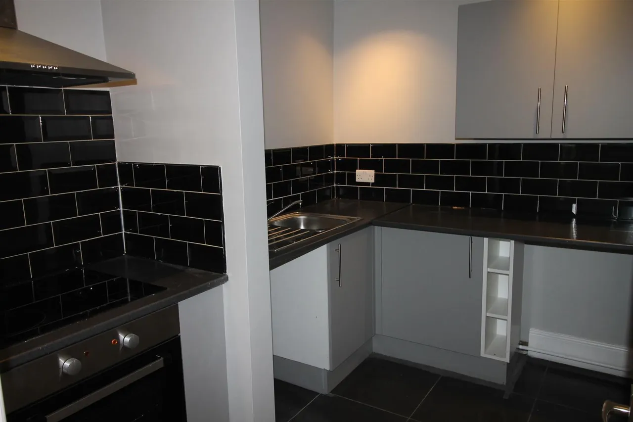 Brighton Road, Rhyl, LL18 3HL, photo 3