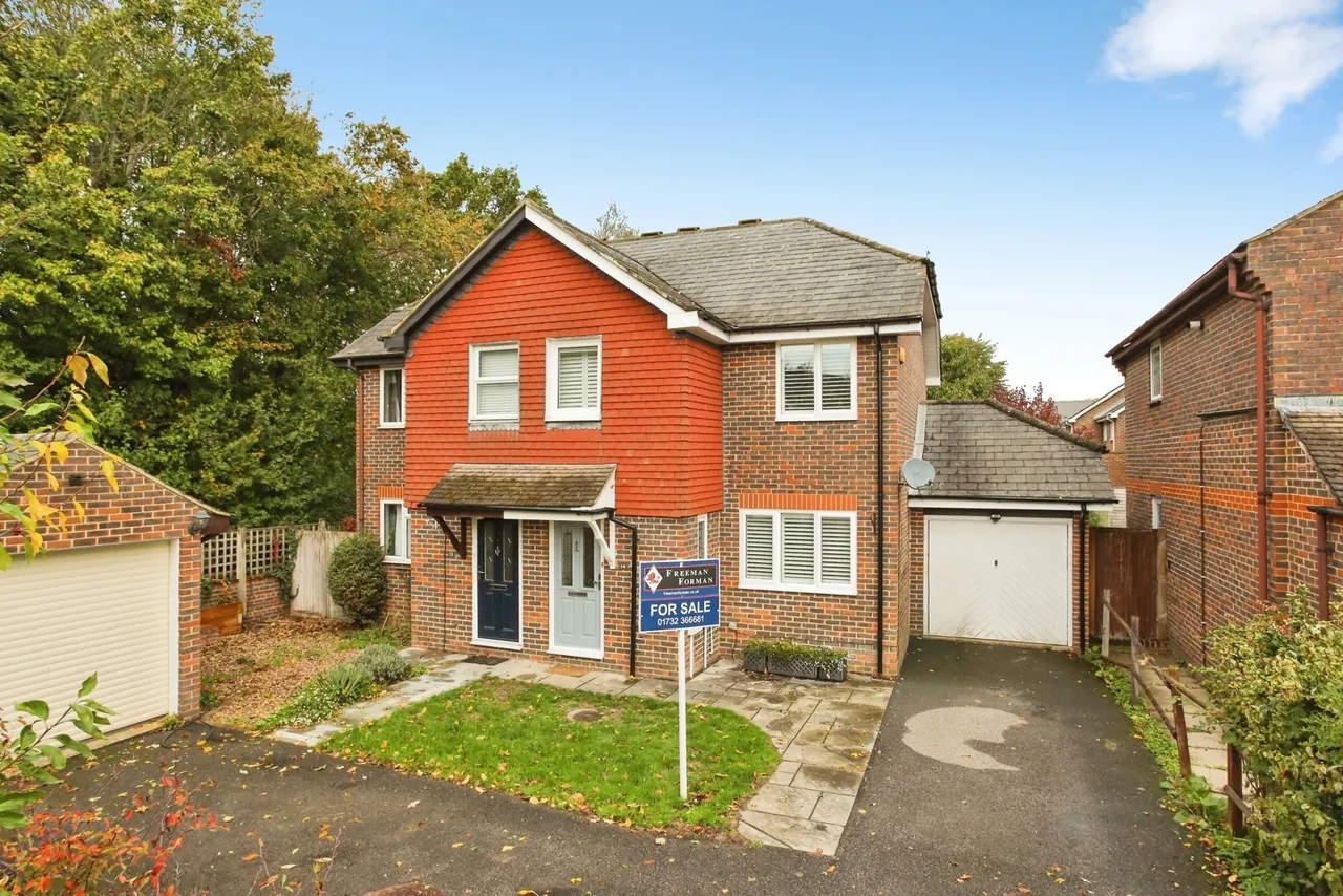 3 bed house for sale, Amberley Close, Tonbridge, TN9