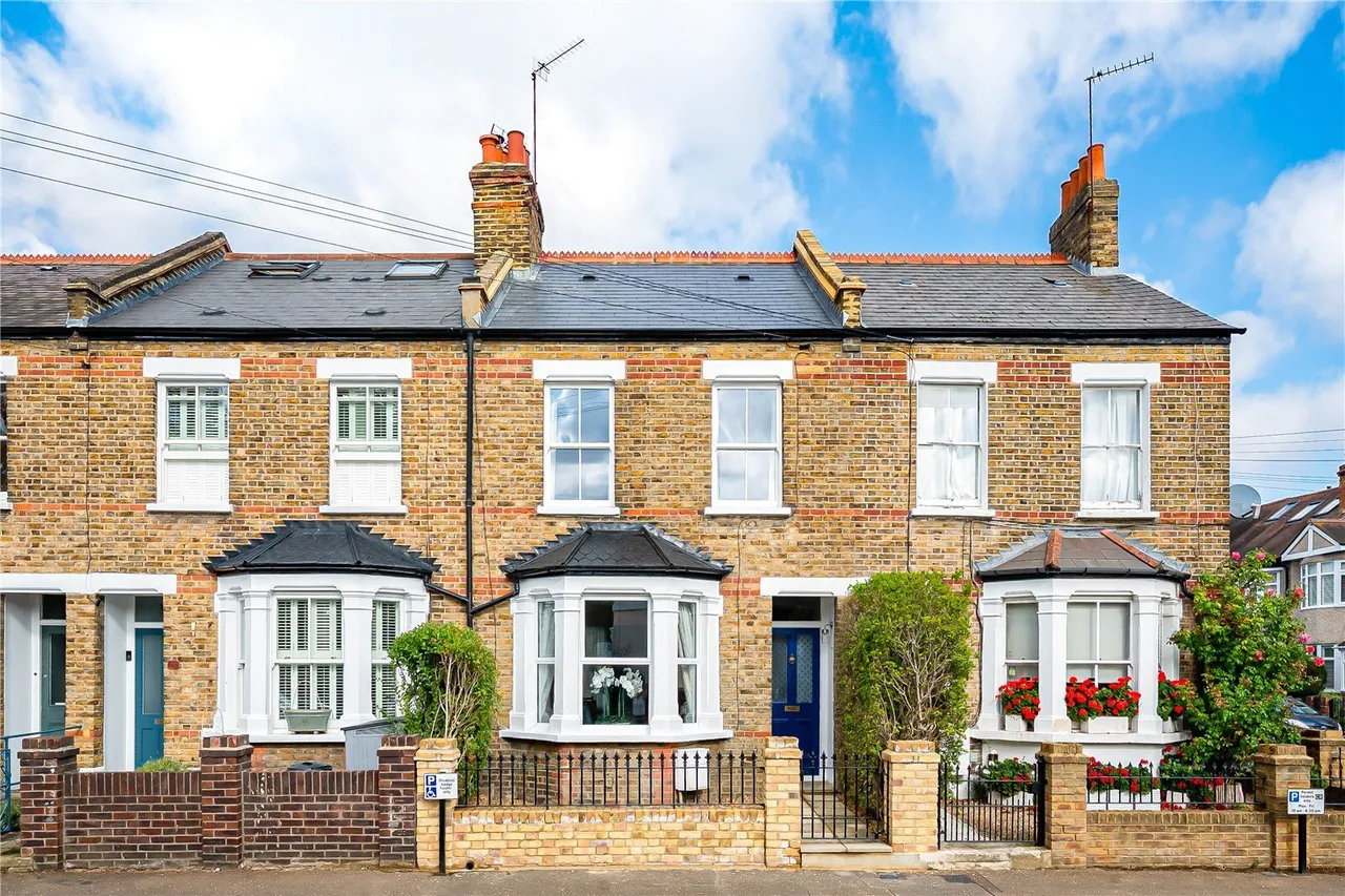 2 bed house for sale, Gothic Road, Twickenham, TW2