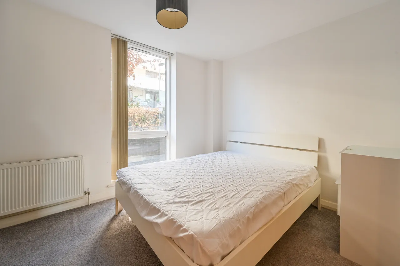 London, E14, photo 3