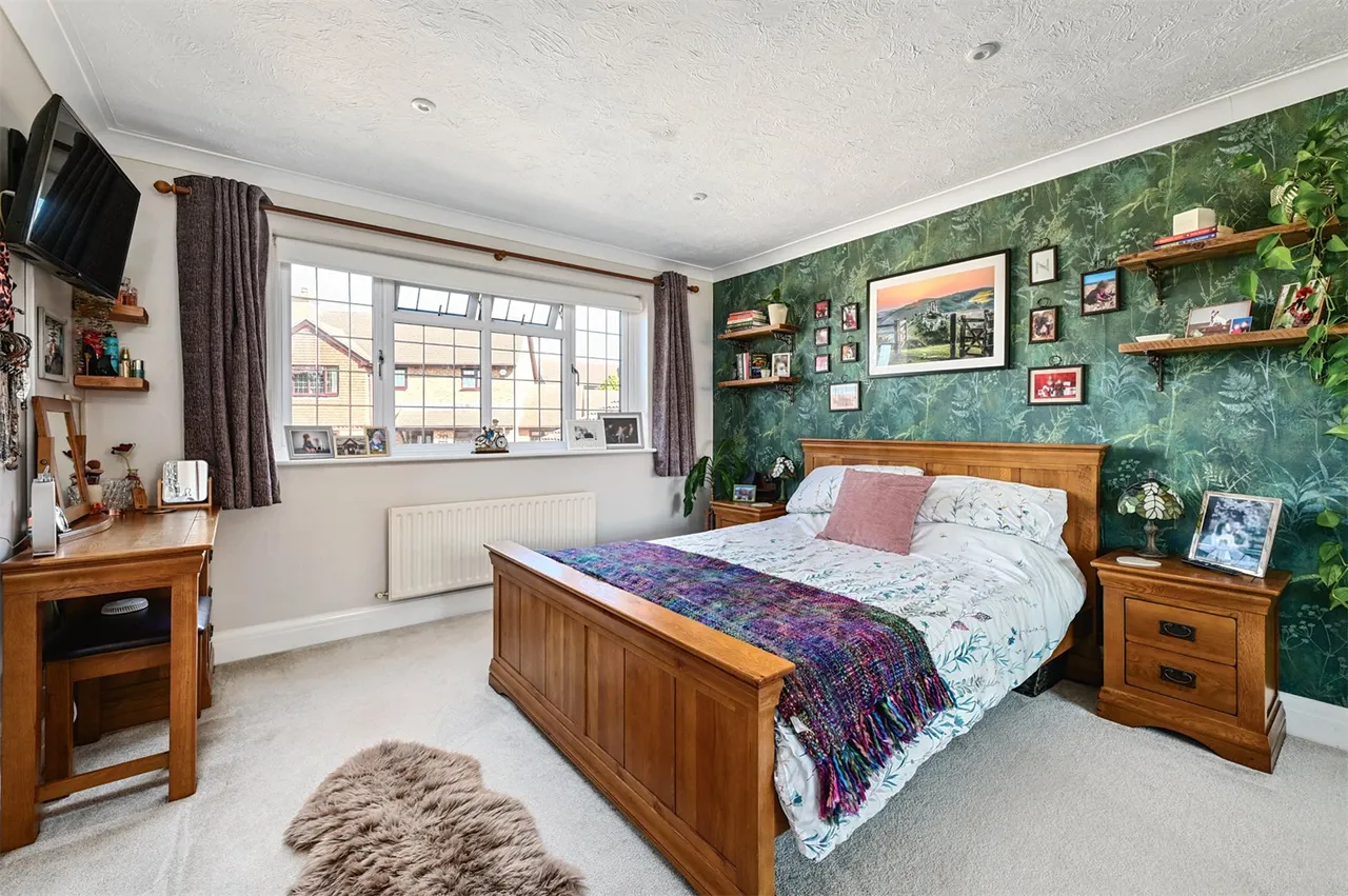 Ferrell Field, Hook, Hampshire, RG27 9SZ, photo 7