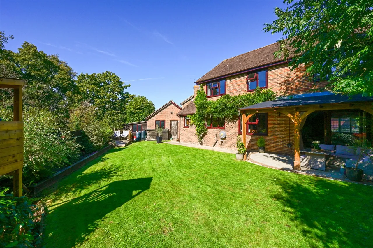 Ferrell Field, Hook, Hampshire, RG27 9SZ, photo 6