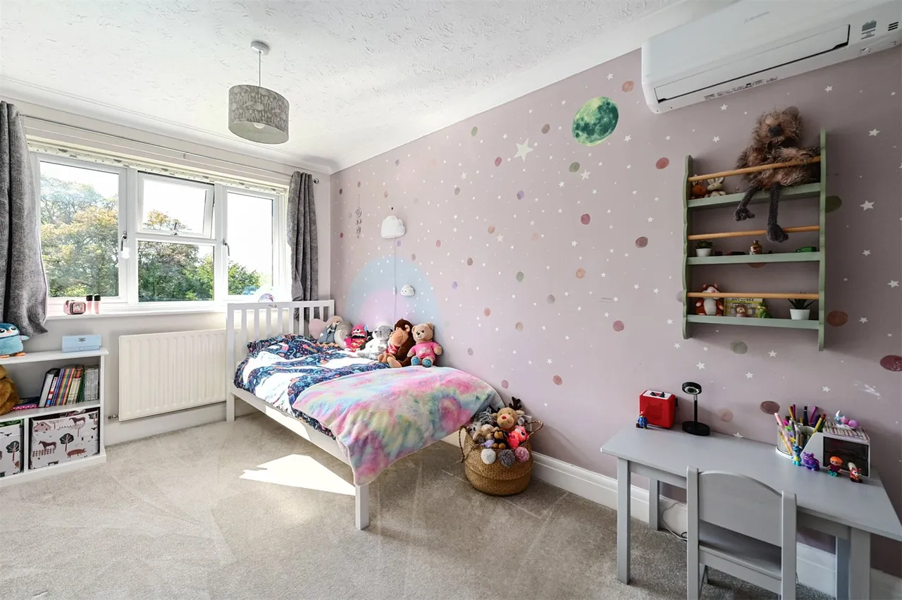 Ferrell Field, Hook, Hampshire, RG27 9SZ, photo 17