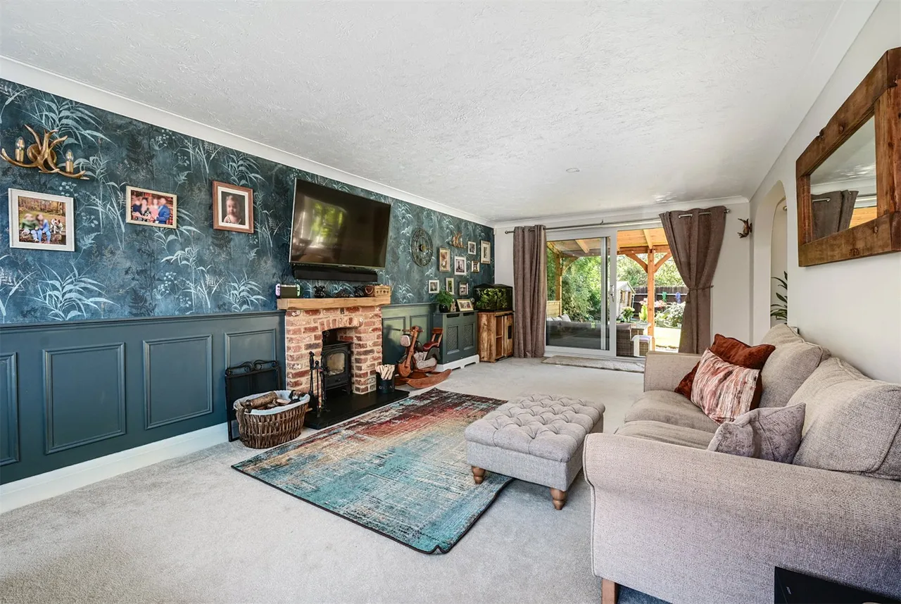Ferrell Field, Hook, Hampshire, RG27 9SZ, photo 2