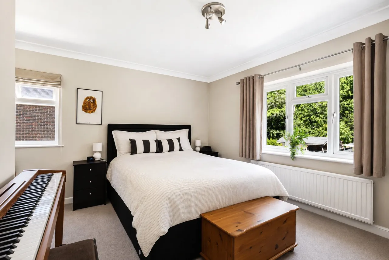 Old Lane, Cobham, KT11, photo 6