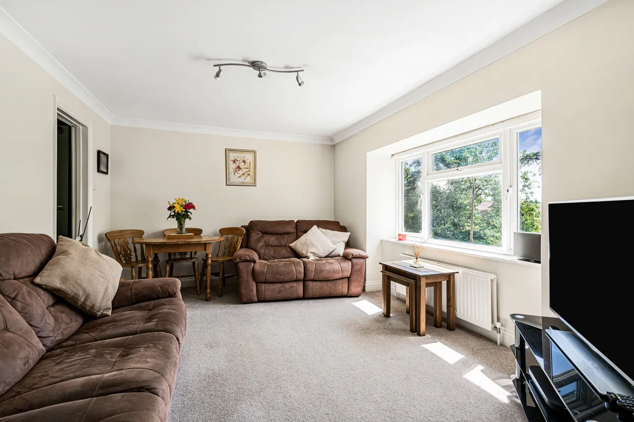 Old Lane, Cobham, KT11, photo 3
