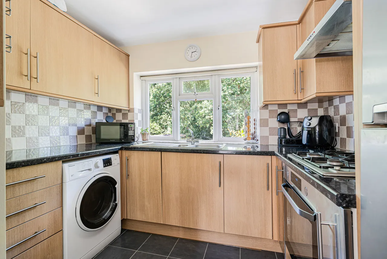 Old Lane, Cobham, KT11, photo 5