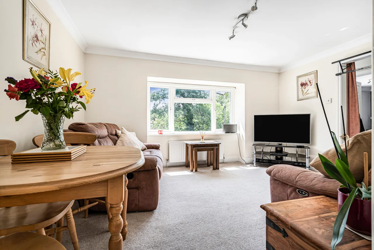 Old Lane, Cobham, KT11, photo 4