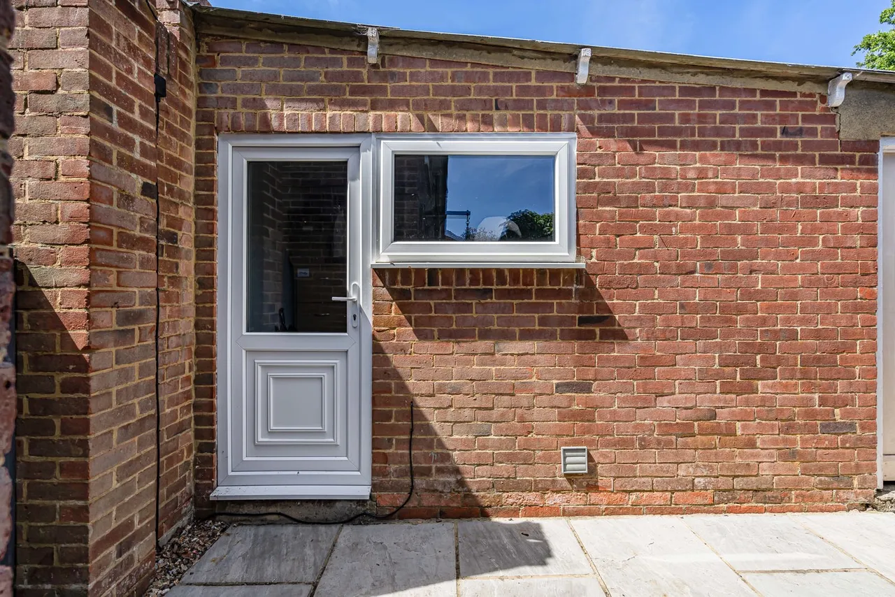 Old Lane, Cobham, KT11, photo 13
