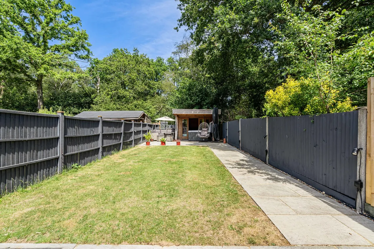 Old Lane, Cobham, KT11, photo 10