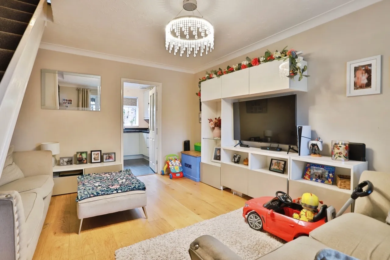 Charles Gardens, Bournemouth, BH10, photo 8
