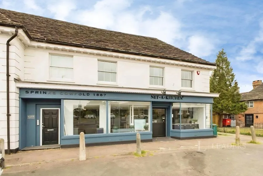 2 bed flat to rent, The Street, Cowfold, RH13