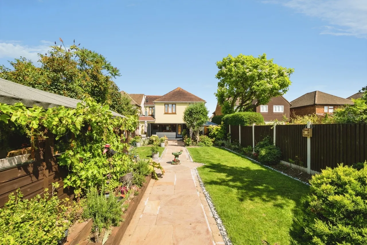 Rowan Walk, HORNCHURCH, Essex, RM11, photo 23