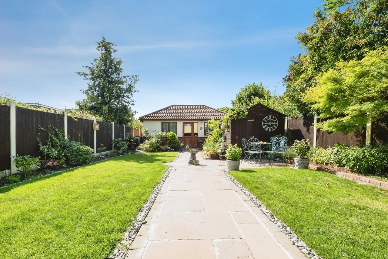 Rowan Walk, HORNCHURCH, Essex, RM11, photo 4